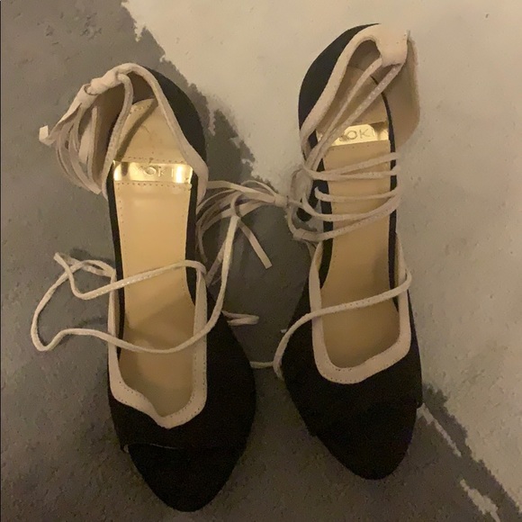 Ladies high heels - Picture 3 of 3